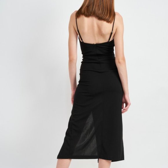 ❌SOLD OUT❌ MUST HAVE BLACK RUCHED MIDI DRESS - Picture 3 of 3